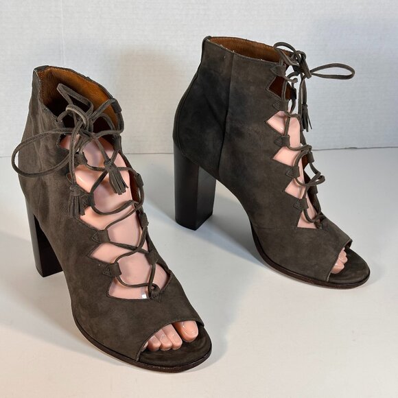 Women's size 10 Frye shoes - Picture 1 of 16